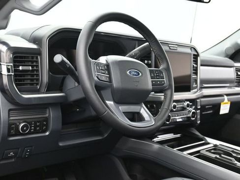 Used 2025 Ford F250 Lariat w/ Lariat Ultimate Package AWD/4WD image 13