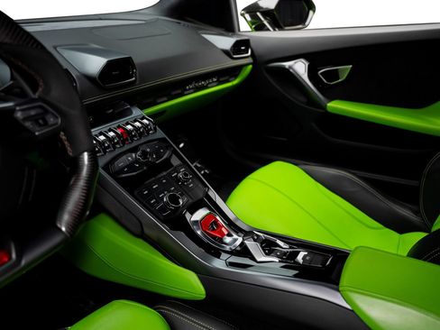 Used 2015 Lamborghini Huracan LP 610-4 AWD/4WD image 36