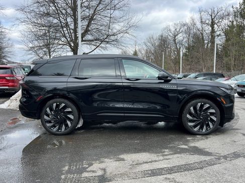 New 2026 Lincoln Nautilus Reserve AWD/4WD image 3