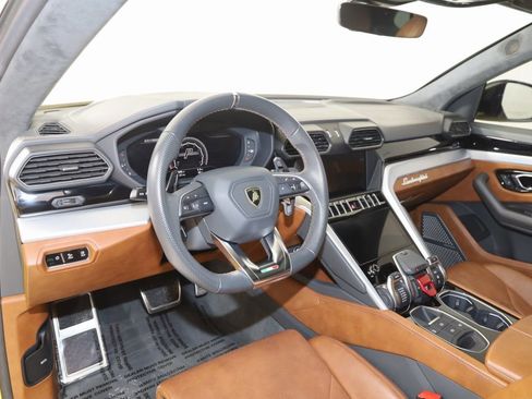 Used 2019 Lamborghini Urus image 42
