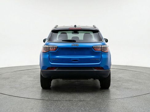 Used 2025 Jeep Compass Trailhawk image 7