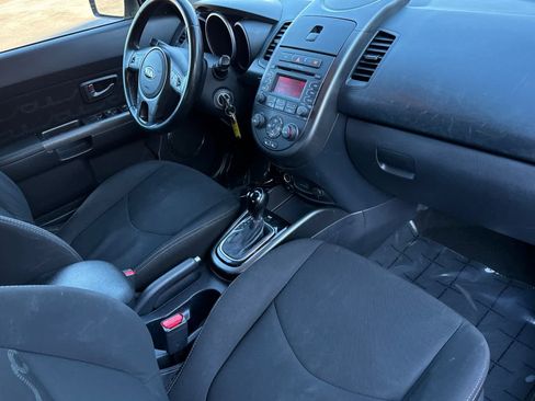 Used 2013 Kia Soul + image 16