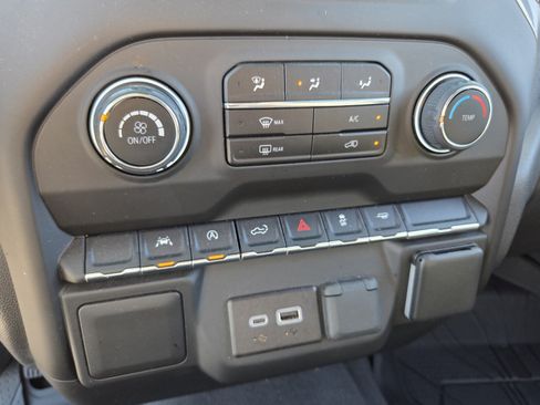 Certified 2023 Chevrolet Silverado 1500 Custom RWD image 27