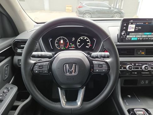 Used 2025 Honda Pilot EX-L image 24