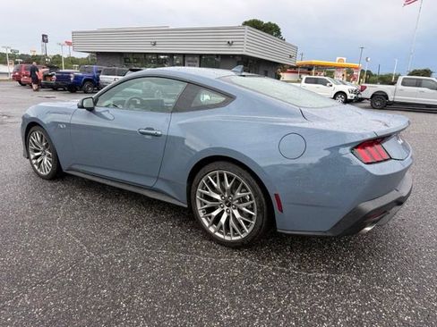 Used 2026 Ford Mustang GT Premium RWD image 9