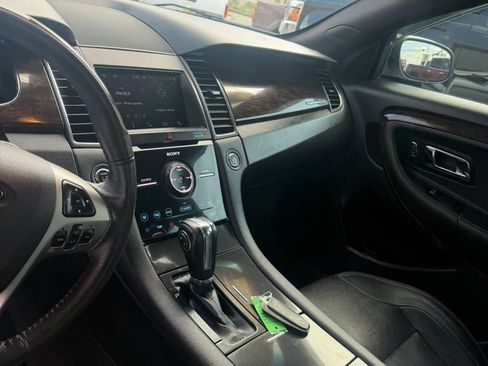 Used 2018 Ford Taurus Limited FWD image 17