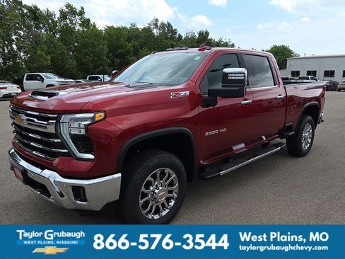 New 2026 Chevrolet Silverado 2500 LTZ w/ LTZ Premium Package AWD/4WD image 4