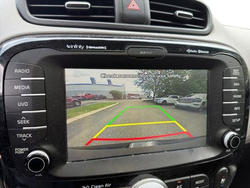 Used 2016 Kia Soul + w/ Primo Package FWD image 16