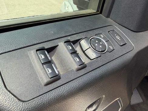 Used 2018 Ford F250 Platinum w/ Platinum Ultimate Package AWD/4WD image 13