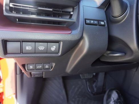 New 2026 Toyota Prius Plug-In Hybrid FWD image 13