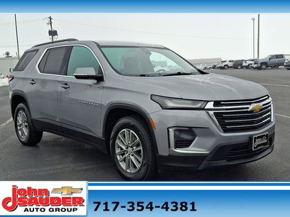 Used 2023 Chevrolet Traverse LT w/ Rear Camera Mirror Package