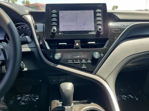 Used 2024 Toyota Camry SE FWD image 14