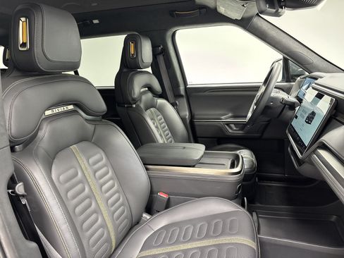 Used 2025 Rivian R1S Adventure AWD/4WD image 24