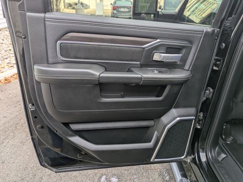 Used 2025 RAM 2500 Laramie image 28
