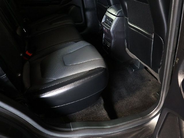 Used 2018 Ford Edge Titanium w/ Equipment Group 302A AWD/4WD image 33
