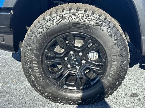 Used 2025 Chevrolet Silverado 1500 ZR2 w/ Technology Package image 13