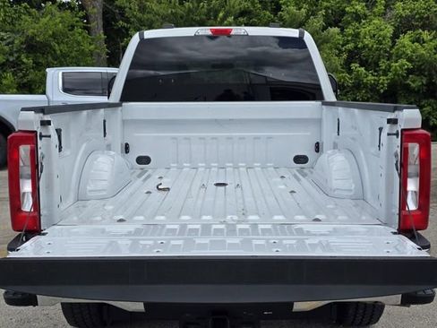Used 2023 Ford F250 XLT w/ FX4 Off-Road Package AWD/4WD image 12