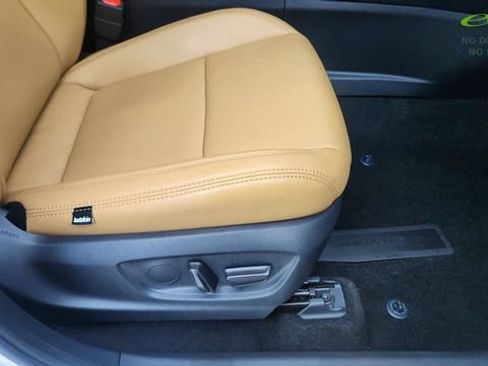 Used 2024 Toyota Crown AWD/4WD image 23
