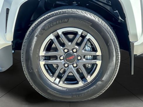 Certified 2024 Toyota Tacoma TRD Sport w/ TRD Sport Premium Package AWD/4WD image 24