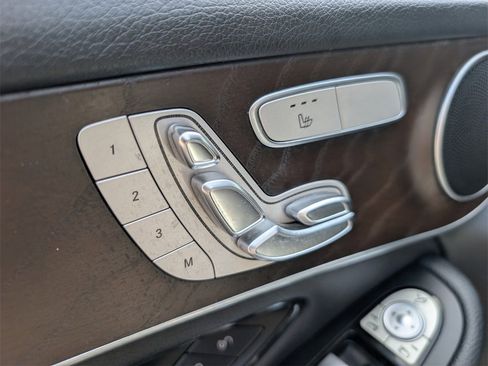 Used 2019 Mercedes-Benz GLC 300 4MATIC image 14