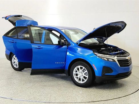 Used 2024 Chevrolet Equinox LS w/ LS Convenience Package FWD image 9