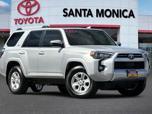 Used 2021 Toyota 4Runner SR5 image 2