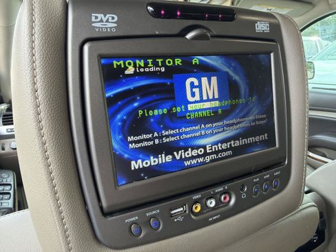 Used 2016 Chevrolet Suburban LTZ AWD/4WD image 23