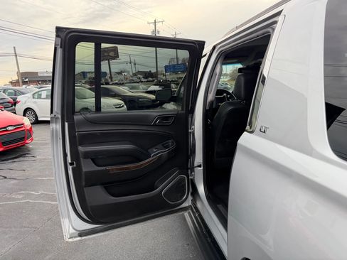 Used 2019 Chevrolet Suburban LT AWD/4WD image 40