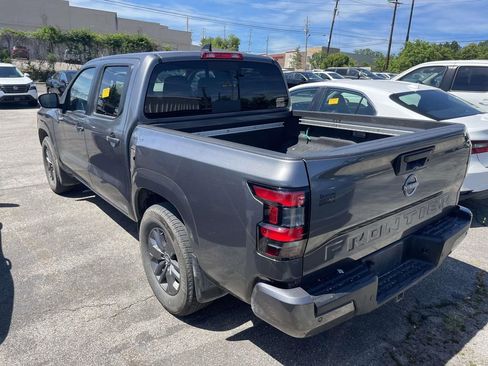 Used 2025 Nissan Frontier SV w/ SV Convenience Package RWD image 4