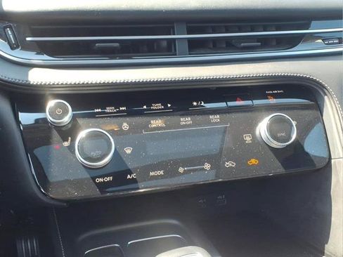 Used 2022 INFINITI QX60 Luxe AWD/4WD image 17