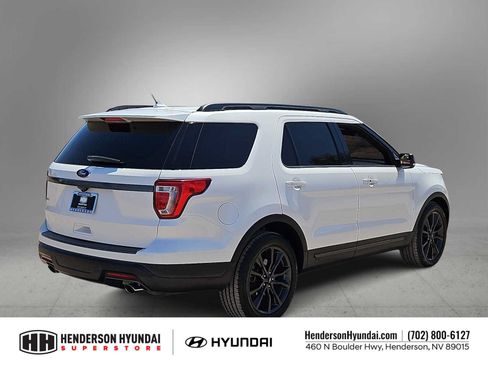 Used 2018 Ford Explorer XLT w/ Equipment Group 202A FWD image 8