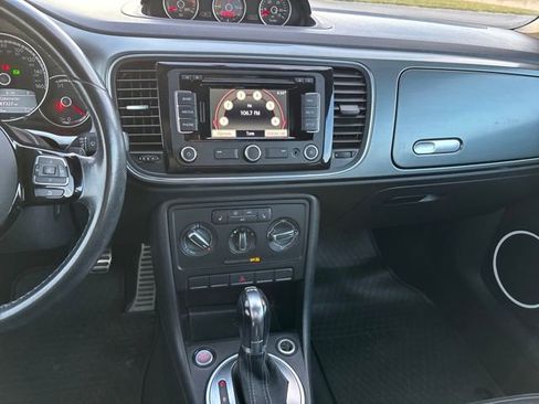 Used 2013 Volkswagen Beetle Turbo image 17
