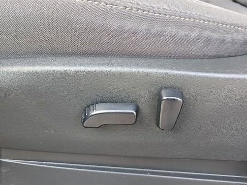 Used 2022 Nissan Frontier SV image 22