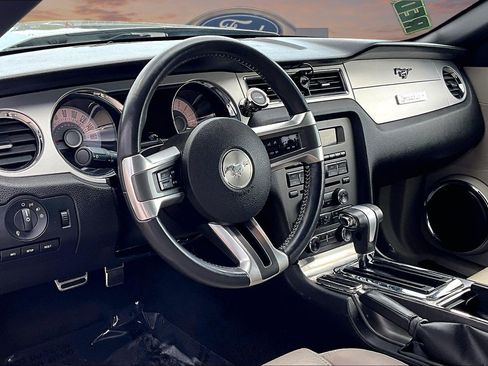 Used 2011 Ford Mustang GT Premium w/ Comfort Pkg RWD image 14