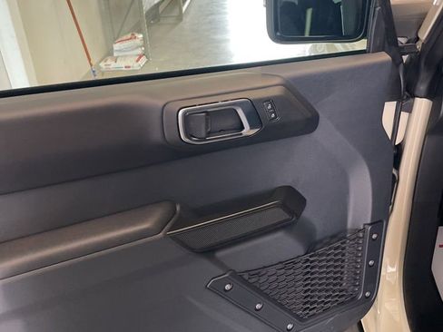 New 2025 Ford Bronco Badlands image 8