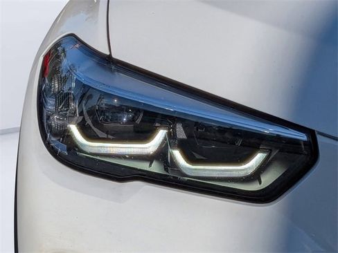 Used 2022 BMW X5 sDrive40i w/ Premium Package image 8