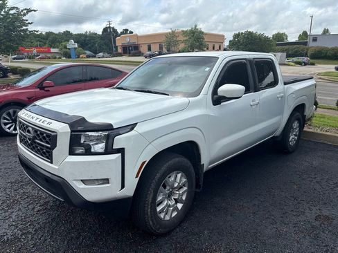 Used 2023 Nissan Frontier SV w/ SV Convenience Package AWD/4WD image 3