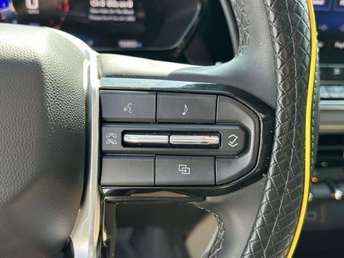 Used 2024 Chevrolet Colorado ZR2 w/ Technology Package AWD/4WD image 22