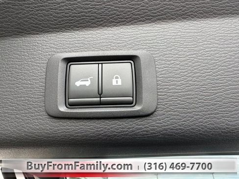 Used 2023 Mitsubishi Outlander SEL image 47