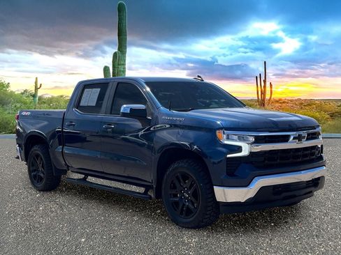 Used 2022 Chevrolet Silverado 1500 LT AWD/4WD image 7