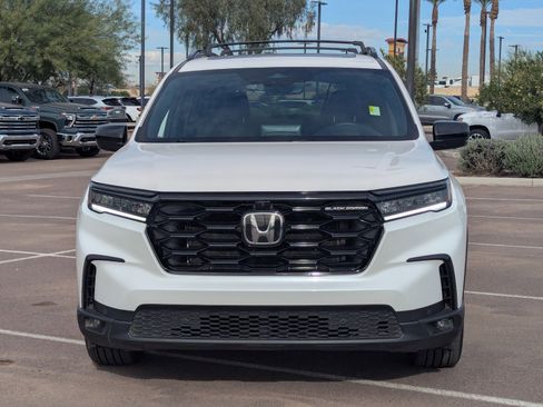 Used 2025 Honda Pilot Black Edition image 8