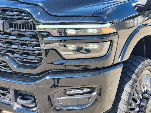 Used 2025 RAM 3500 Limited AWD/4WD image 9
