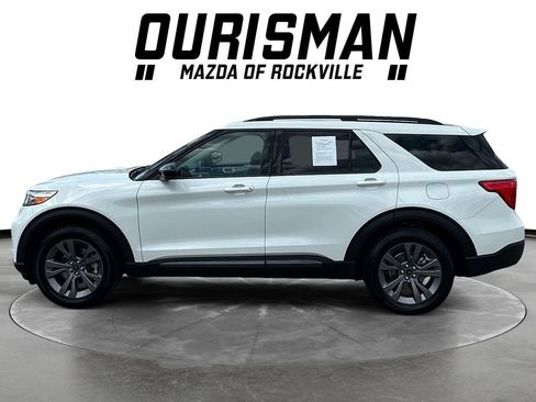 Used 2022 Ford Explorer XLT w/ Equipment Group 202A image 3