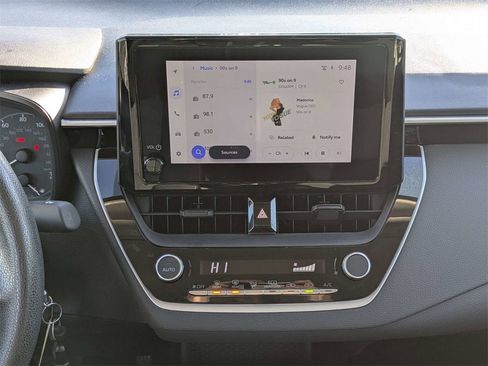 Used 2025 Toyota Corolla LE image 17