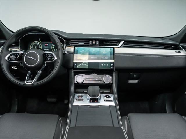 New 2026 Jaguar F-PACE R-Dynamic S AWD/4WD image 18