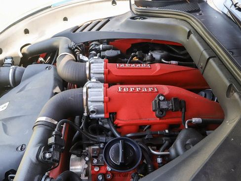 Used 2015 Ferrari California T RWD image 29