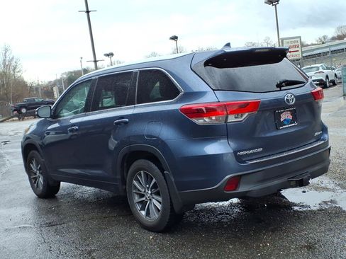 Used 2017 Toyota Highlander XLE AWD/4WD image 4