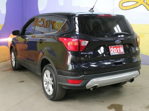 Used 2019 Ford Escape SE w/ Ford Safe & Smart Package FWD image 5