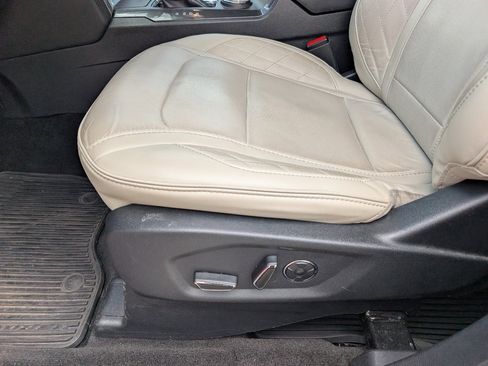 Used 2018 Ford Explorer Platinum AWD/4WD image 22