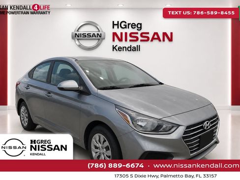 Used 2021 Hyundai Accent SE FWD image 1